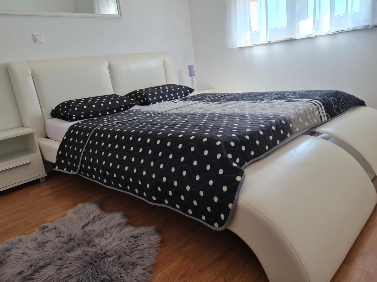 Apartment Tomas Near The Beach 普拉 外观 照片