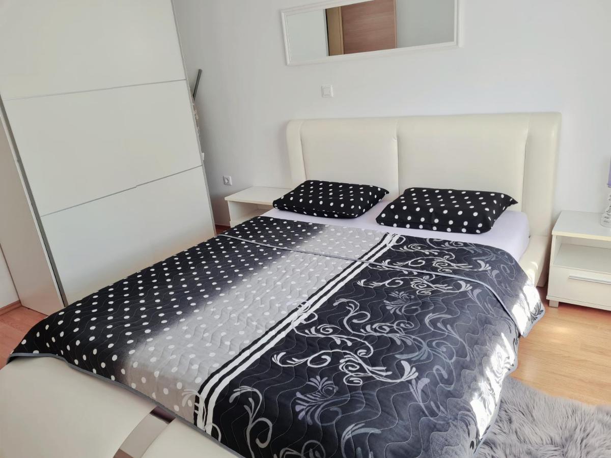Apartment Tomas Near The Beach 普拉 外观 照片